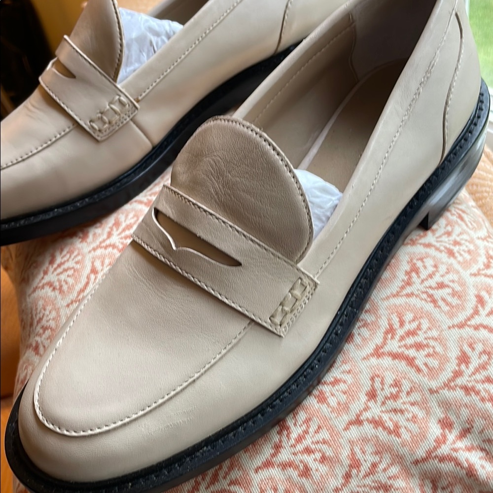 Ann Taylor Cream Penny Loafers with Moccasin Stitching